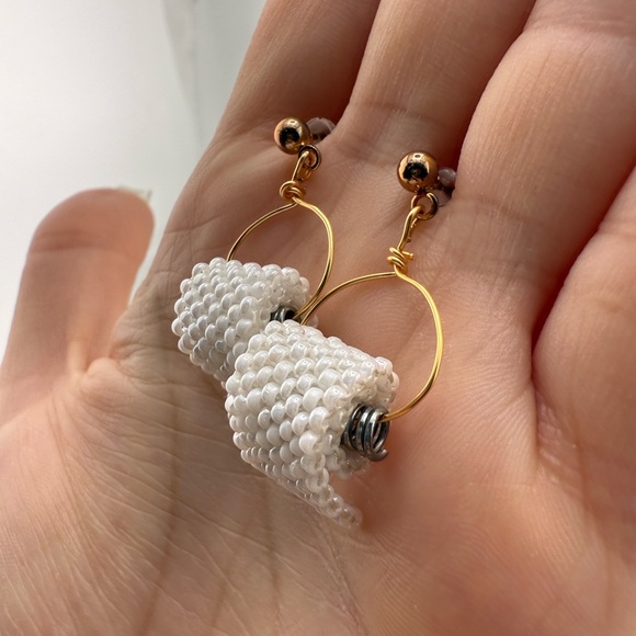 Toilet paper White Earrings - Picture 3 of 6